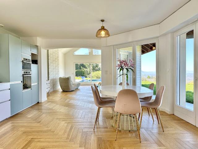 Maison avec piscine et terrasse