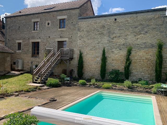 Maison avec piscine et jardin