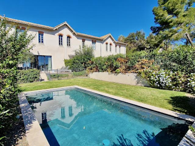 Maison avec piscine et jardin