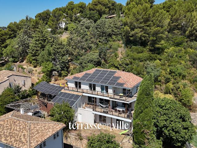 Maison avec piscine et jardin