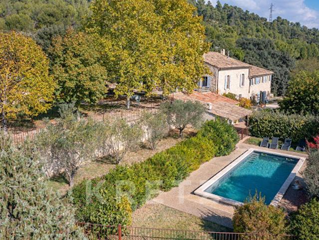 Maison avec piscine et jardin