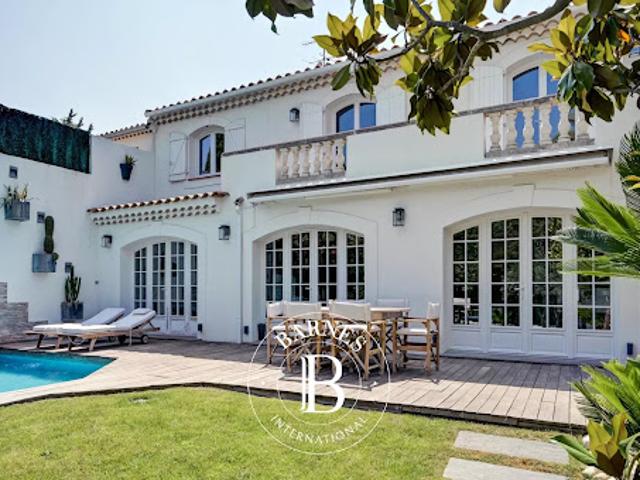 Maison avec piscine et jardin