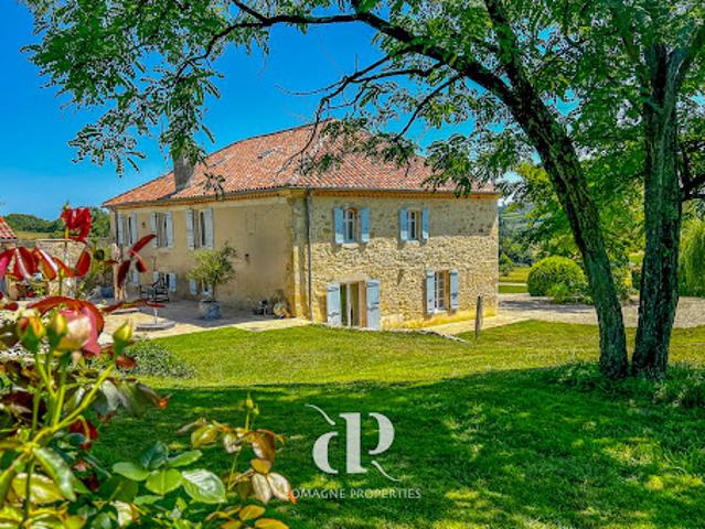 Maison avec piscine et jardin