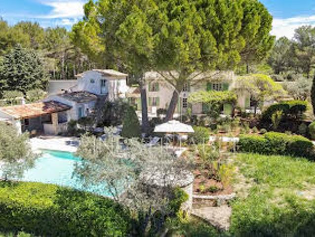 Maison avec Piscine et Jardin