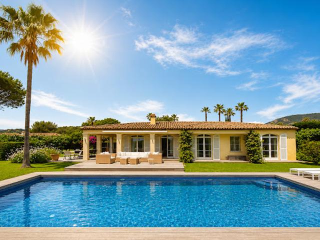 Maison avec piscine et jardin