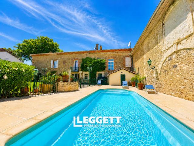Maison avec piscine et jardin