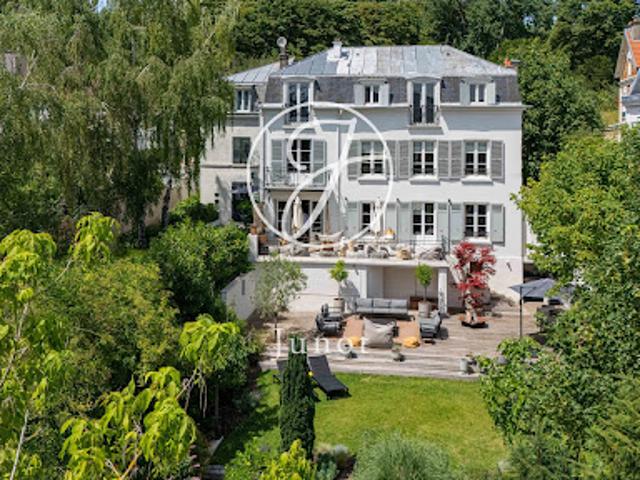 Maison avec piscine et jardin