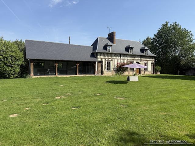 Maison avec piscine et jardin