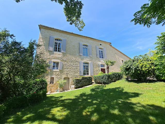 Maison avec piscine et jardin