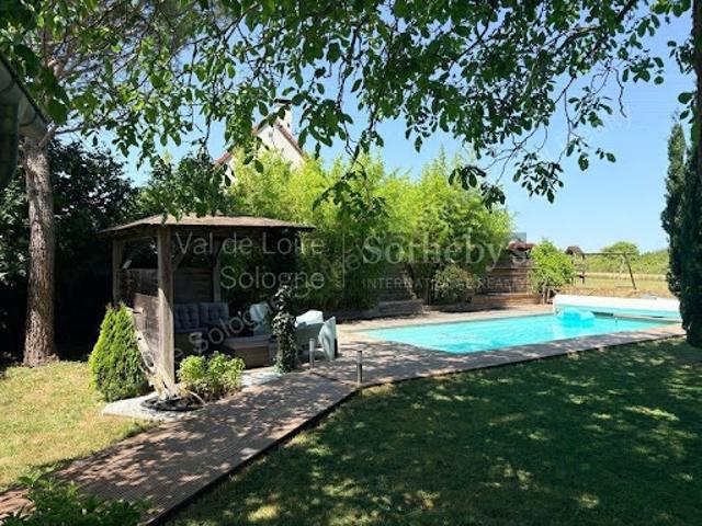 Maison avec piscine et jardin