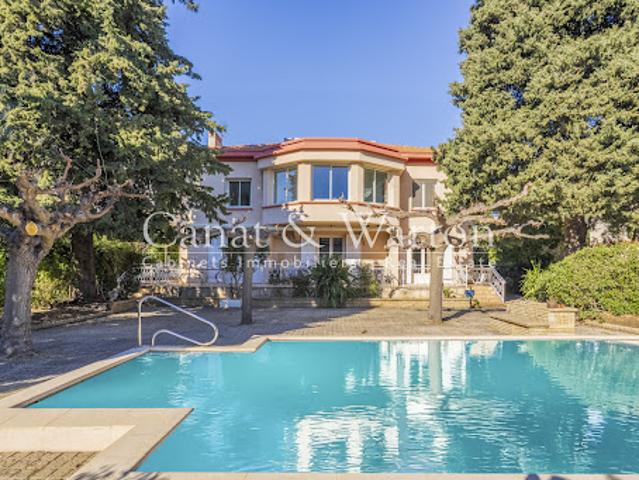 Maison avec piscine et jardin