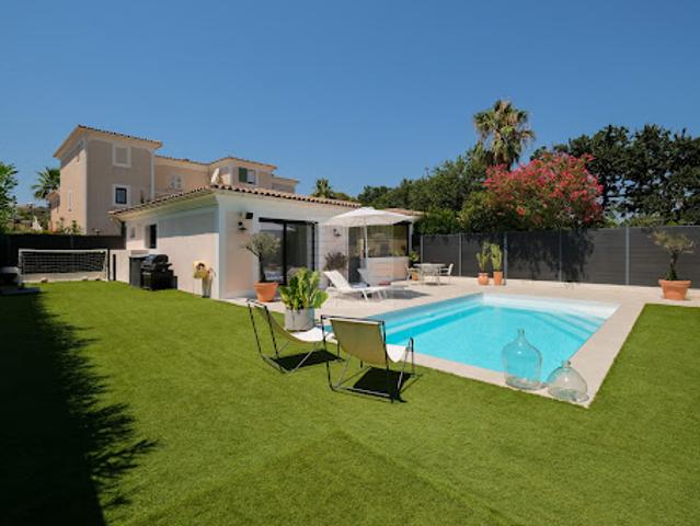 Maison avec piscine et jardin