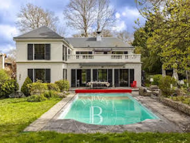 Maison avec Piscine et Jardin