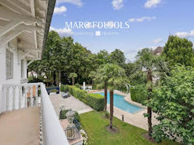 Maison avec Piscine et Jardin