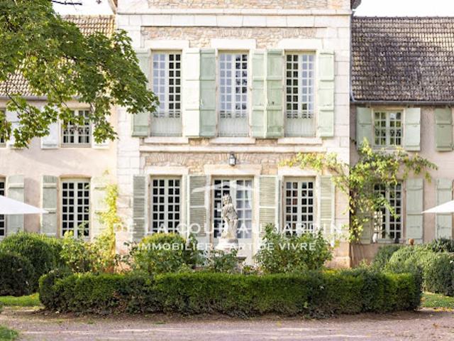 Maison avec piscine et jardin