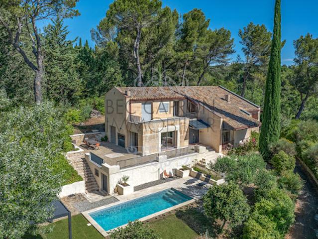 Maison avec piscine et jardin
