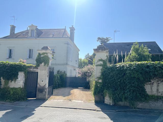 Maison avec piscine et jardin