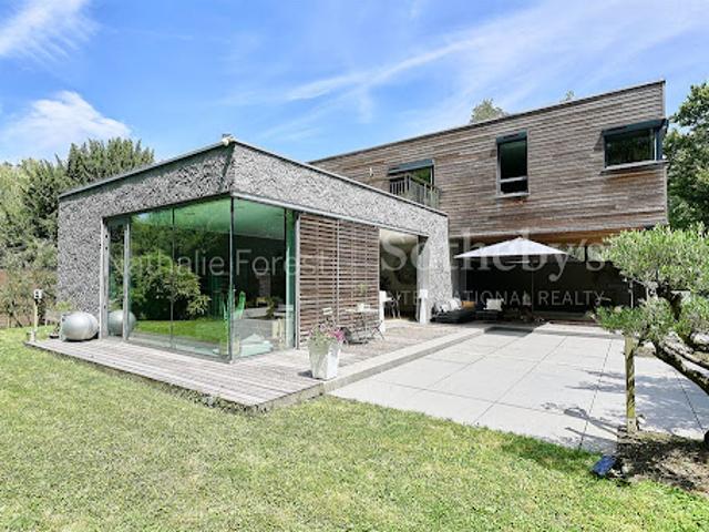 Maison avec piscine et jardin