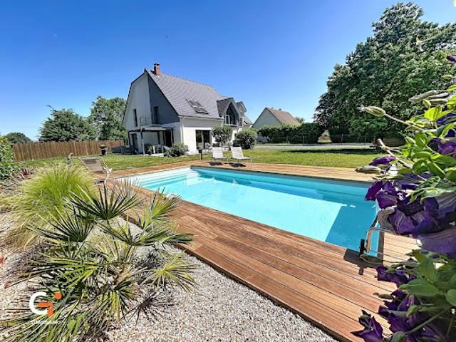 Maison avec piscine et jardin