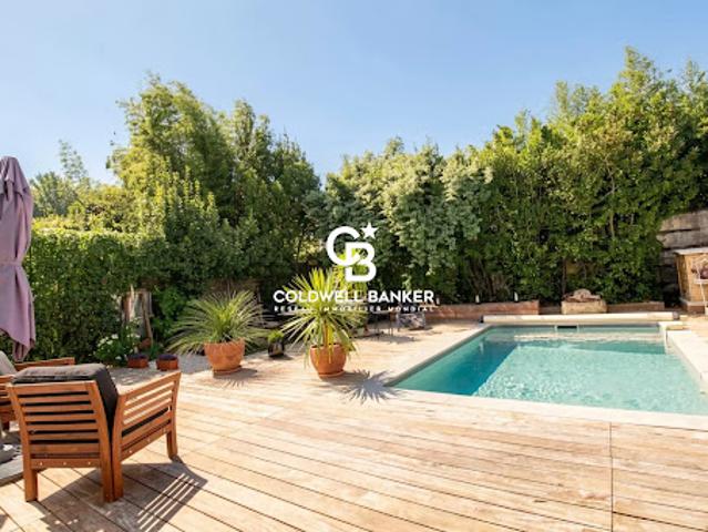 Maison avec piscine et jardin