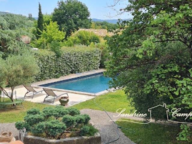 Maison avec piscine et jardin