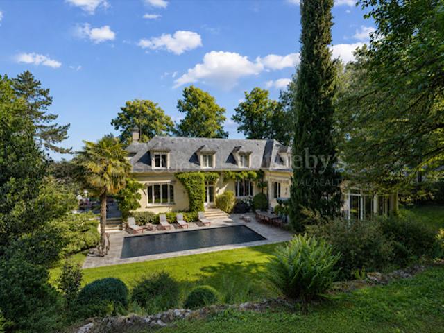 Maison avec piscine et jardin