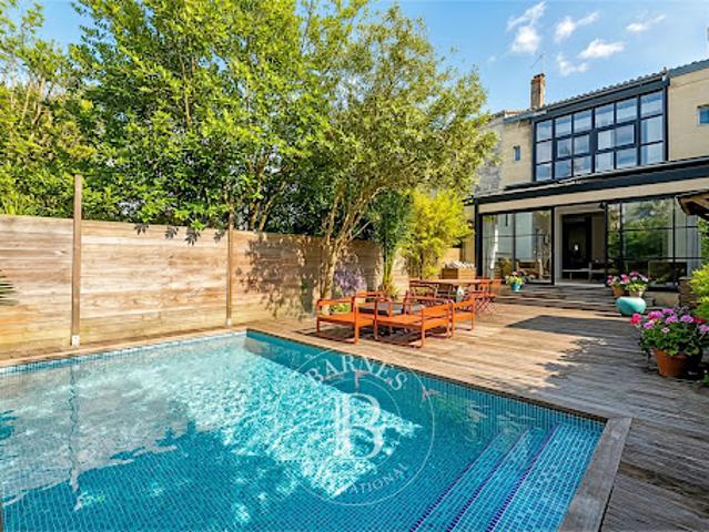 Maison avec piscine et jardin