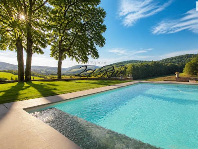 Maison avec piscine et jardin