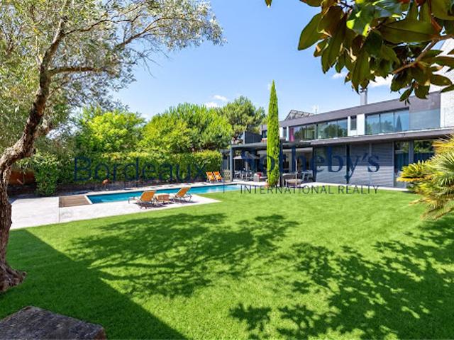 Maison avec piscine et jardin