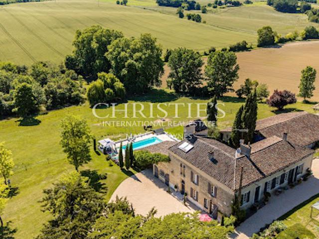 Maison avec piscine et jardin