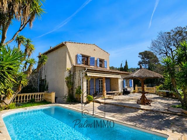 Maison avec piscine et jardin