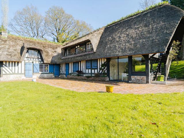 Maison avec piscine et jardin