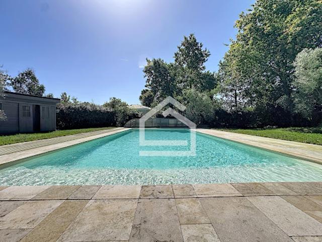 Maison avec piscine et jardin