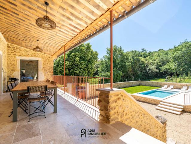 Maison avec piscine et jardin