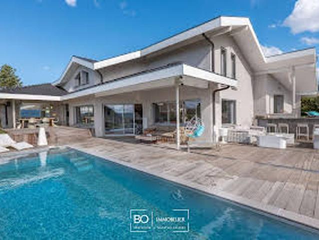 Maison avec Piscine et Jardin