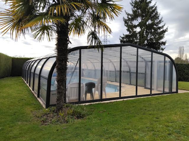 Maison avec piscine et jardin