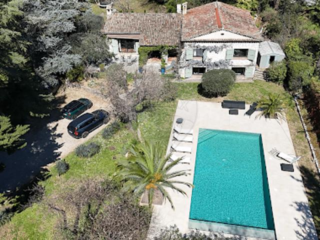 Maison avec piscine et jardin