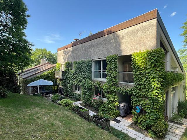 Maison avec piscine et jardin