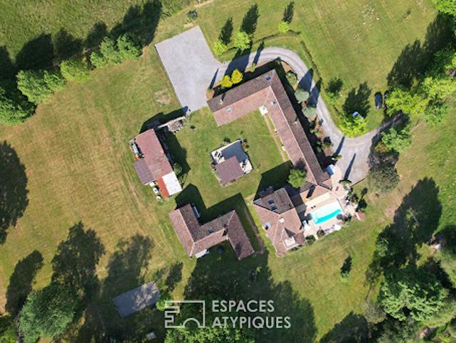 Maison avec piscine et jardin