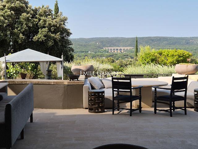 Maison avec piscine et jardin