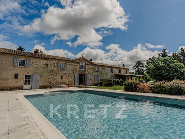 Maison avec piscine et jardin