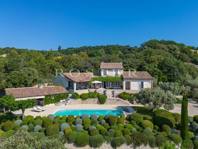 Maison avec piscine et jardin