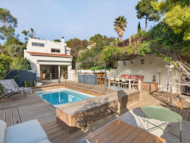 Maison avec piscine et jardin