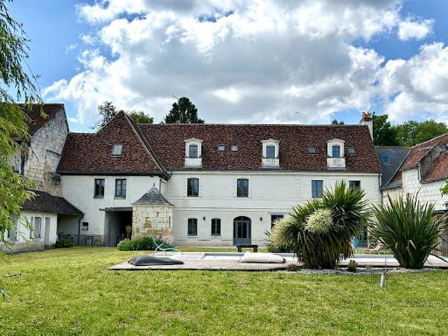 Maison avec piscine et jardin