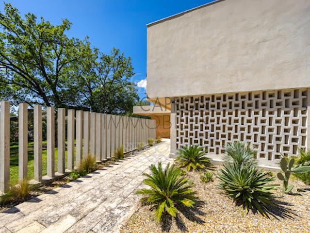 Maison avec piscine et jardin
