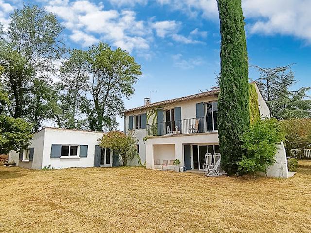 Maison avec piscine et jardin