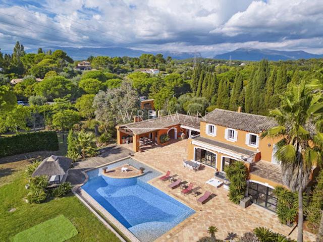 Maison avec piscine et jardin