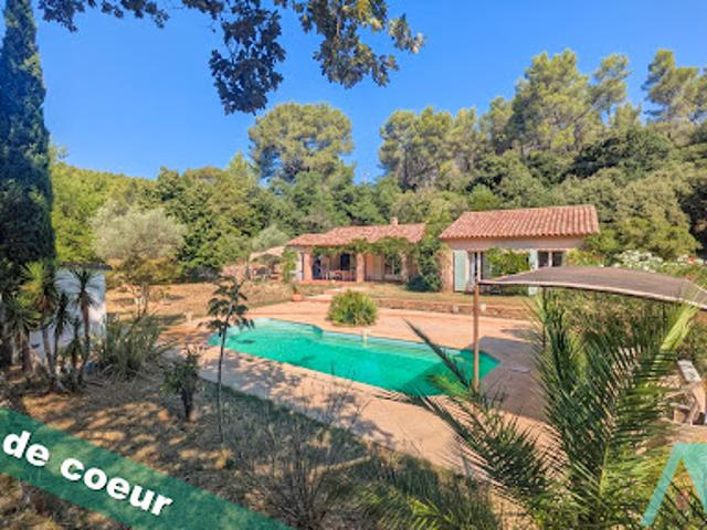 Maison avec piscine et jardin