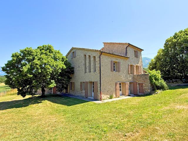 Maison avec piscine et jardin
