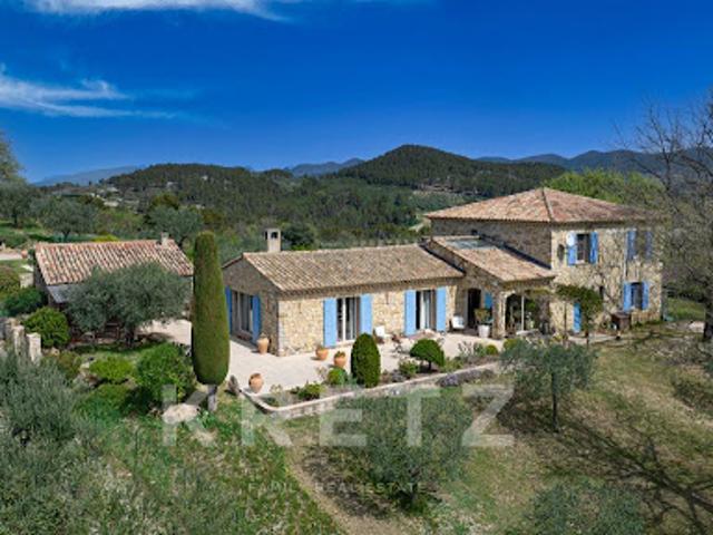 Maison avec piscine et jardin